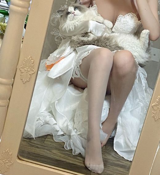 年轻漂亮女教师2_HD影视在线观看